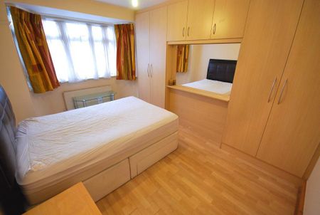 4 bedroom terraced house to rent - Photo 3