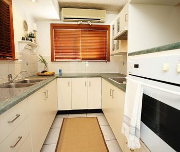 1/57 Alexandra Street, North Ward QLD 4810 - Townhouse For Rent | D... - Photo 3