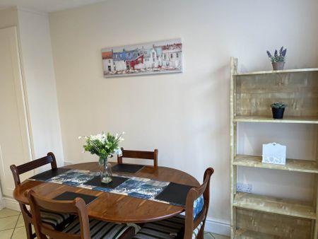 Room 3, Willowbrook, Great George Street, Godalming - Photo 3