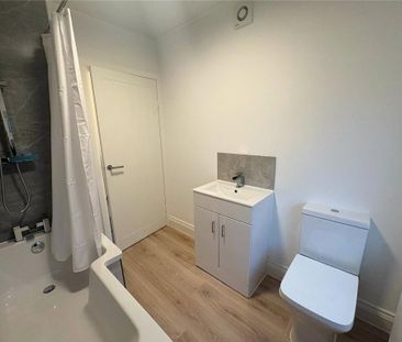 2 bedroom semi-detached house to rent - Photo 6