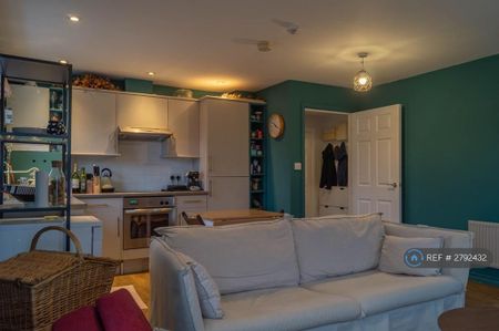 2 bedroom flat to rent - Photo 2