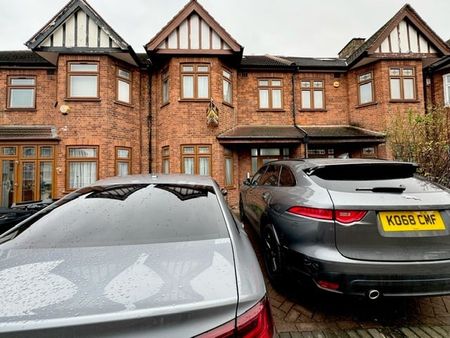 Studio Flat, Green Lane, IG3 - Photo 3