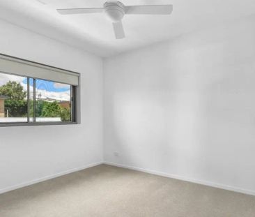 Beautiful Modern unit! - Photo 6