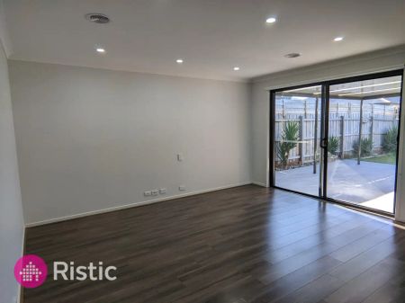 21 Sackville Street, Mernda VIC 3754 - Photo 5