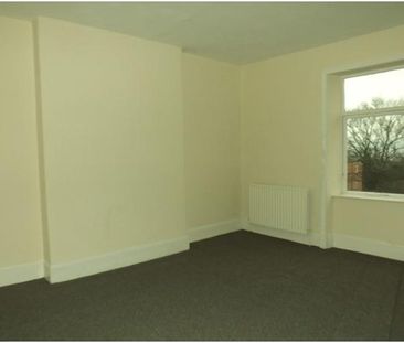 3 bedroom flat to rent - Photo 6