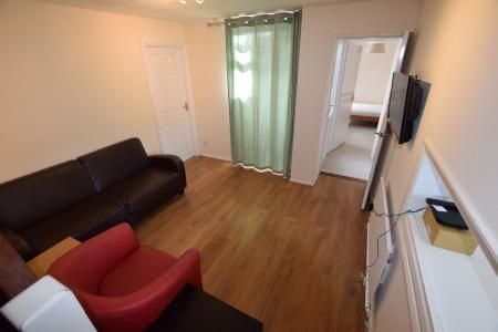 4 Bedroom Student House - City Centre - Photo 2