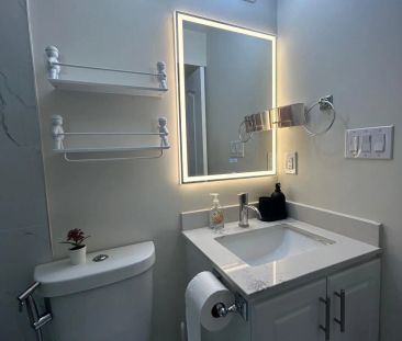 Detached Home For Lease | W9229201 - Photo 5