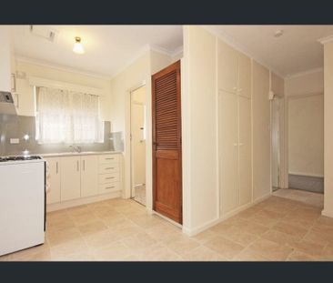 Bright & Spacious 2 Bedroom in Group of 3! - Photo 6