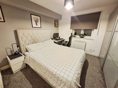 Room in a Shared Flat, Corbidge Court, SE8 - Photo 5