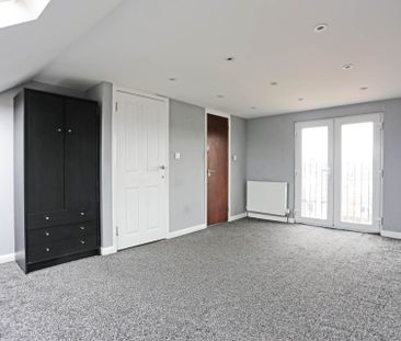 Price £2,800 pcm - Available Now - Part Furnished - Photo 1