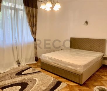 RECO Apartament spațios la casa - decomandat - Photo 2