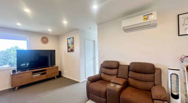 Three Bedroom Townhouse with Garage - Photo 1