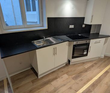 Location Appartement 3 pièces 70m² - Photo 2