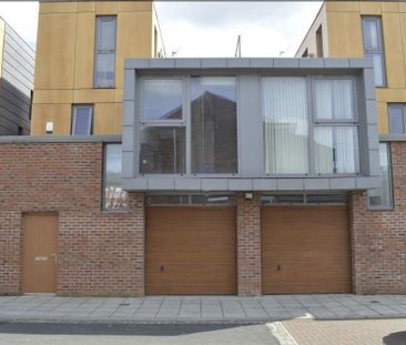 4 Bed Semi-Detached House, Naburn Street, M13 - Photo 3