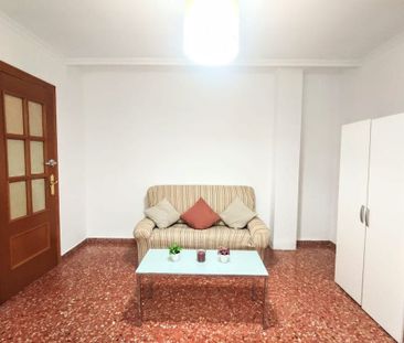 Carrer de Vázquez de Mella, Burjassot, Valencian Community 46100 - Photo 3