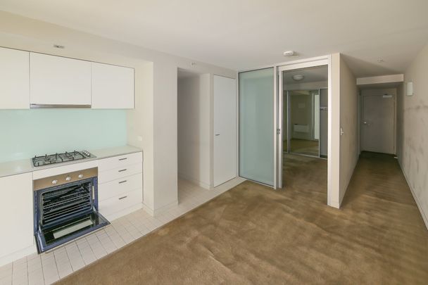 Live the Hawthorn lifestyle - Impressive apartment with huge balcony! - Photo 1