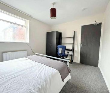 Lawrence Road, Liverpool, L15 - Photo 2