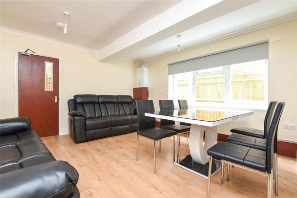 1 bedroom in a house share to rent - Photo 1