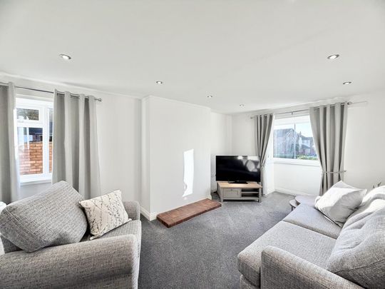 3 bedroom bungalow to rent - Photo 1