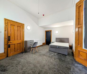 8 bedroom terraced house to rent - Photo 5