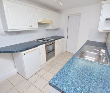 3 bedroom terraced house to rent - Photo 2