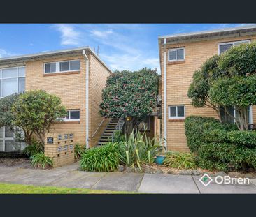 2/13 Cliff Road, Frankston, Vic 3199 - Photo 3