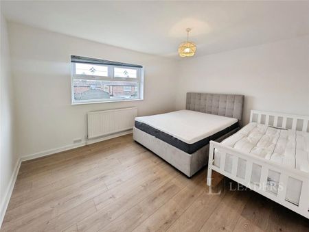 3 bedroom terraced house to rent - Photo 5