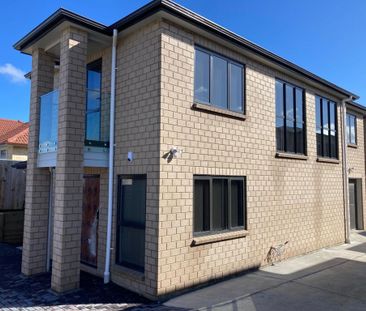 PAPATOETOE, 4 BEDROOMS - Photo 2