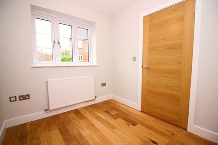 2 bedroom terraced house to rent - Photo 4
