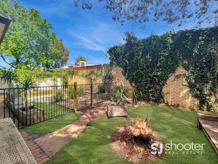 Charming Central Dubbo Home - Photo 2