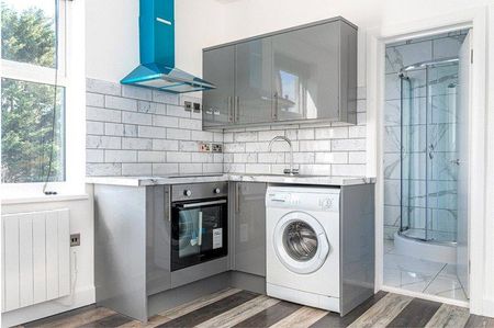 Studio to rent - Photo 3