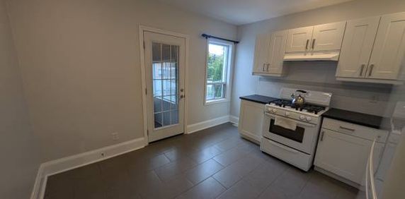 3bdrm apt, utilities incl. St Clair/ Dufferin, $2940. Available Now - Photo 2