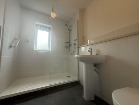 3 bedroom end of terrace house to rent - Photo 5
