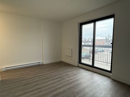 For Lease - 601 Dundas Street Unit# 209, Whitby, Ontario - Photo 3