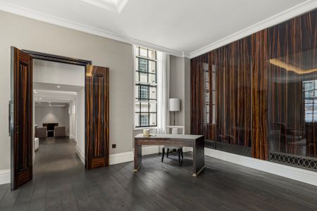 Unique two bedroom apartment in Whitehall Place - Photo 4