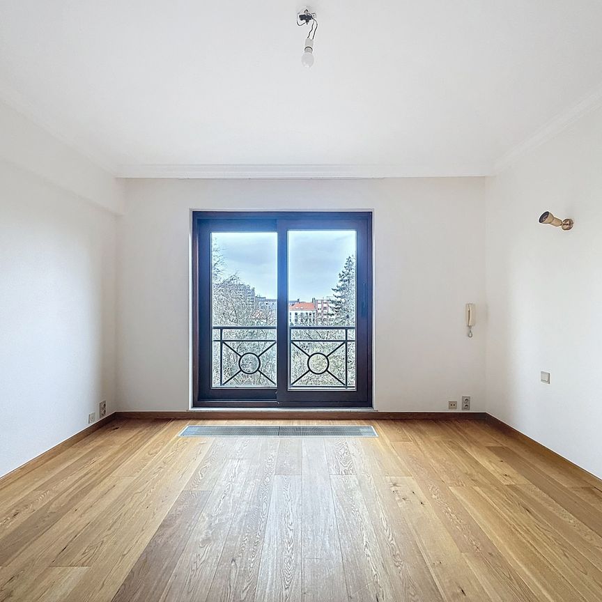 Flat - for rent - Photo 1