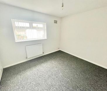 2 bedroom end of terrace house to rent - Photo 4