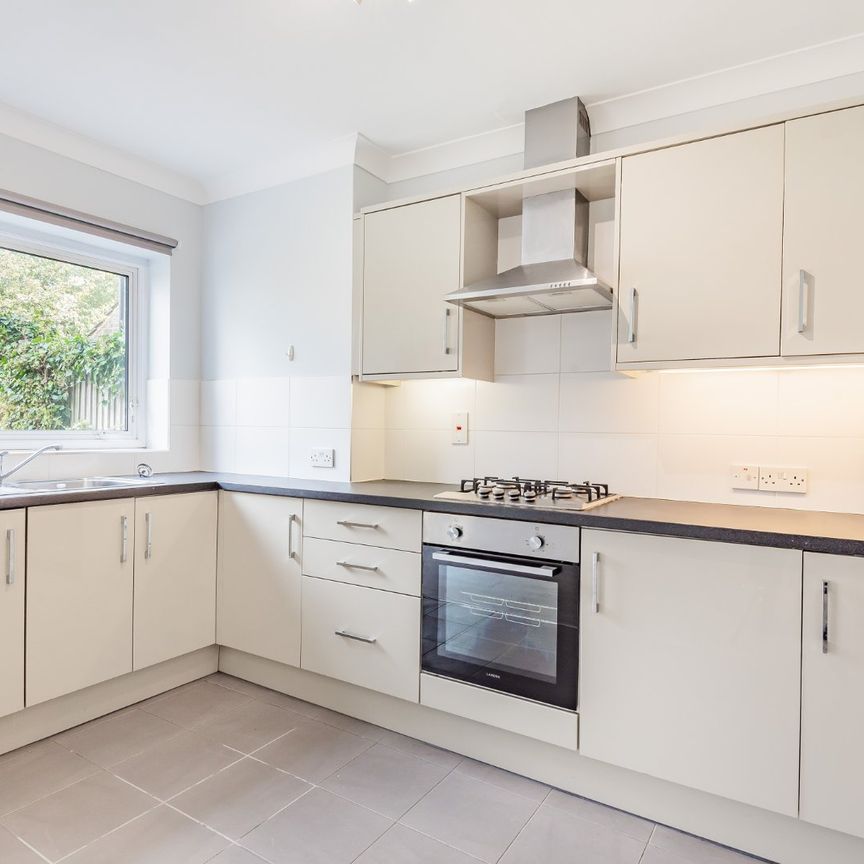 Fortis Green, London, N2 - Photo 1