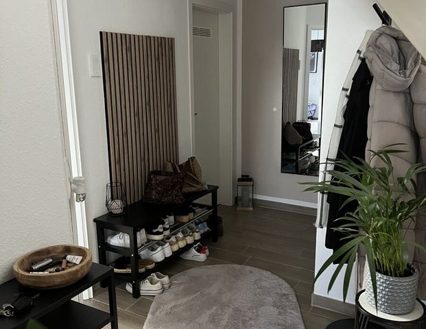 Wohnen in einer gemütlichen und modernen Oberwohnung in Veenhusen! - Foto 1