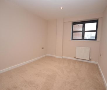 2 bedroom apartment - Photo 2