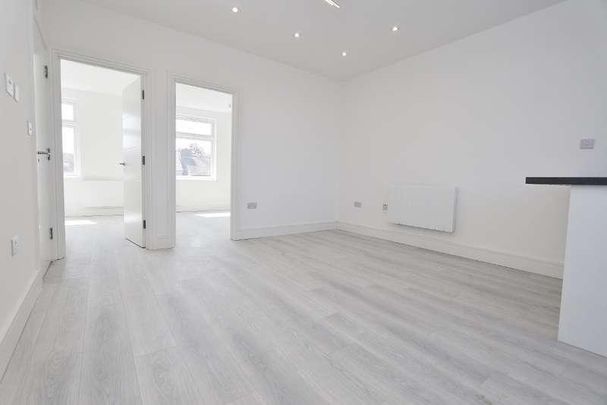 Collier Row Road, Romford, RM5 - Photo 1