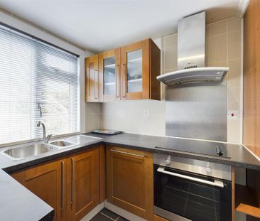 3 bedroom terraced house to rent - Photo 3