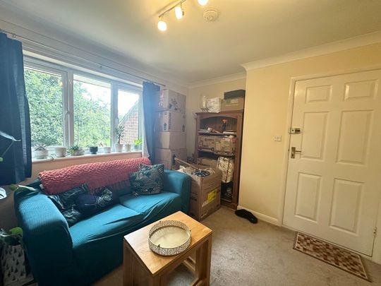 Bearwood, Bournemouth - Photo 1