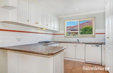 1/126 Cooper Street, Essendon VIC 3040 - Photo 2