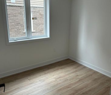 For Lease - 53 Pumpkin Corner Crescent Unit# 2, Barrie, Ontario - Photo 5