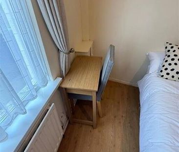 Room 1, 2 Belgravia Avenue, Belfast, BT9 7BJ - Photo 4