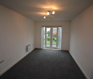 2 bed Flat for Rent - Photo 2