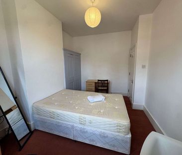 Whippingham Road Room 4 - Photo 2