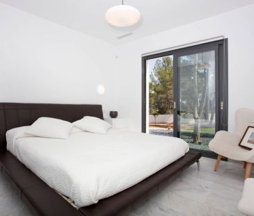 Luxury 4 bedroom Detached House for rent in Calvià, Balearic Islands - Photo 2