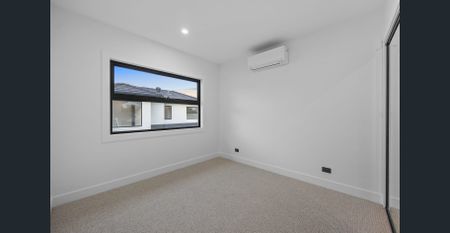 Stylish Townhouse in Superb Location - Photo 2